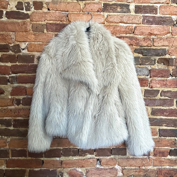 SOLD | NWT Faux Fur ZARA Jacket in Cream / Light Beige Size US Women’s M - Picture 7 of 11